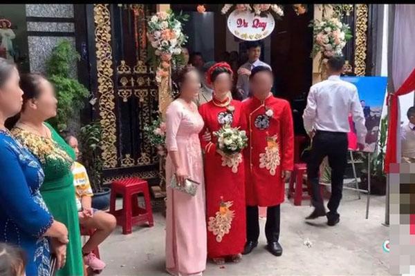 Mẹ chồng nàng dâu khẩu chiến giữa sân nhà: Mẹ sống làm sao để sau này già cả bọn con còn chăm sóc-2