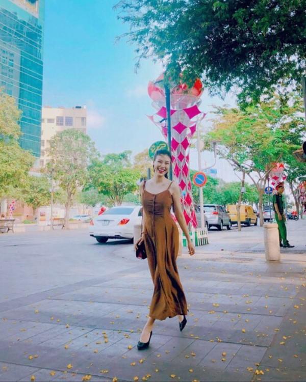 Mặc nguy hại, Hồ Ngọc Hà và loạt người đẹp vẫn ung dung đi giày cao gót khi mang thai-6