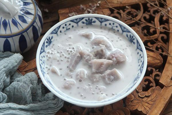 Thanh niên đi SH, mặc sang chảnh bán bánh mì dạo: Vui thôi chứ buôn bán gì tầm này-5