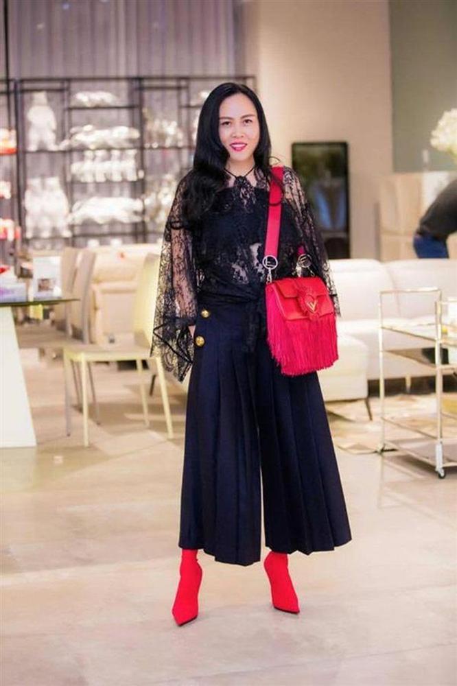 Quách Ngọc Ngoan khen vợ: Phượng Chanel ăn mặc chất đấy chứ-1