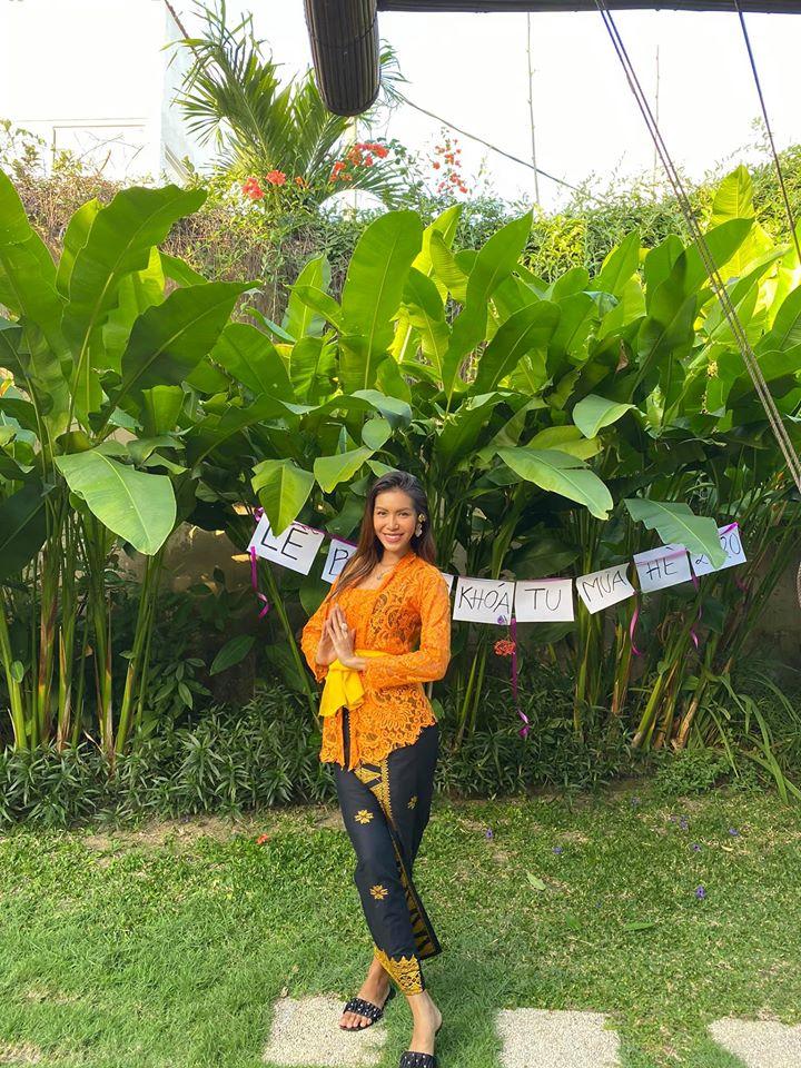 4 tháng mắc kẹt Bali, Minh Tú tổ chức Lễ bế giảng khóa tu mùa hè trước khi rời khỏi-2