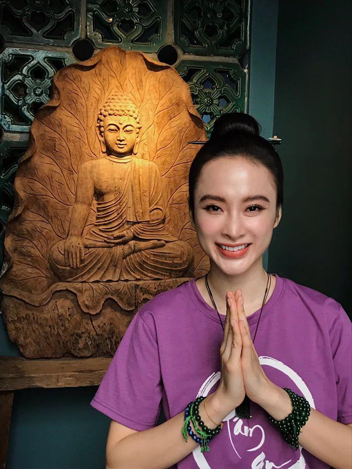 Angela Phương Trinh bất ngờ làm phục vụ quán ăn-4