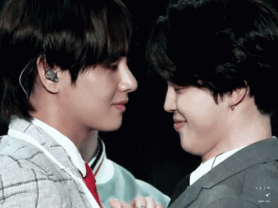 Những cặp đôi tình bể bình trong nhóm nhạc nam khiến hội hủ nữ bấn loạn-9