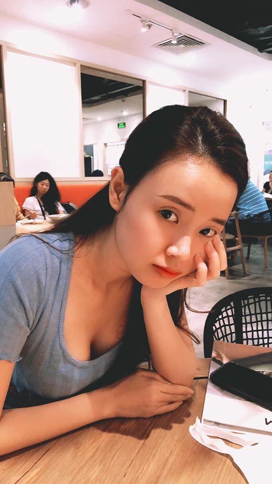 Midu khoe vẻ đẹp trong sáng, không ngờ mọi ánh mắt chỉ đổ dồn vòng 1 lấp ló-4