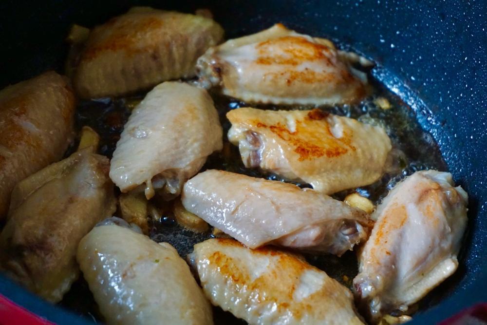 Om cánh gà, hãy thêm một thứ này vào đảm bảo ngon hơn ngoài hàng-3