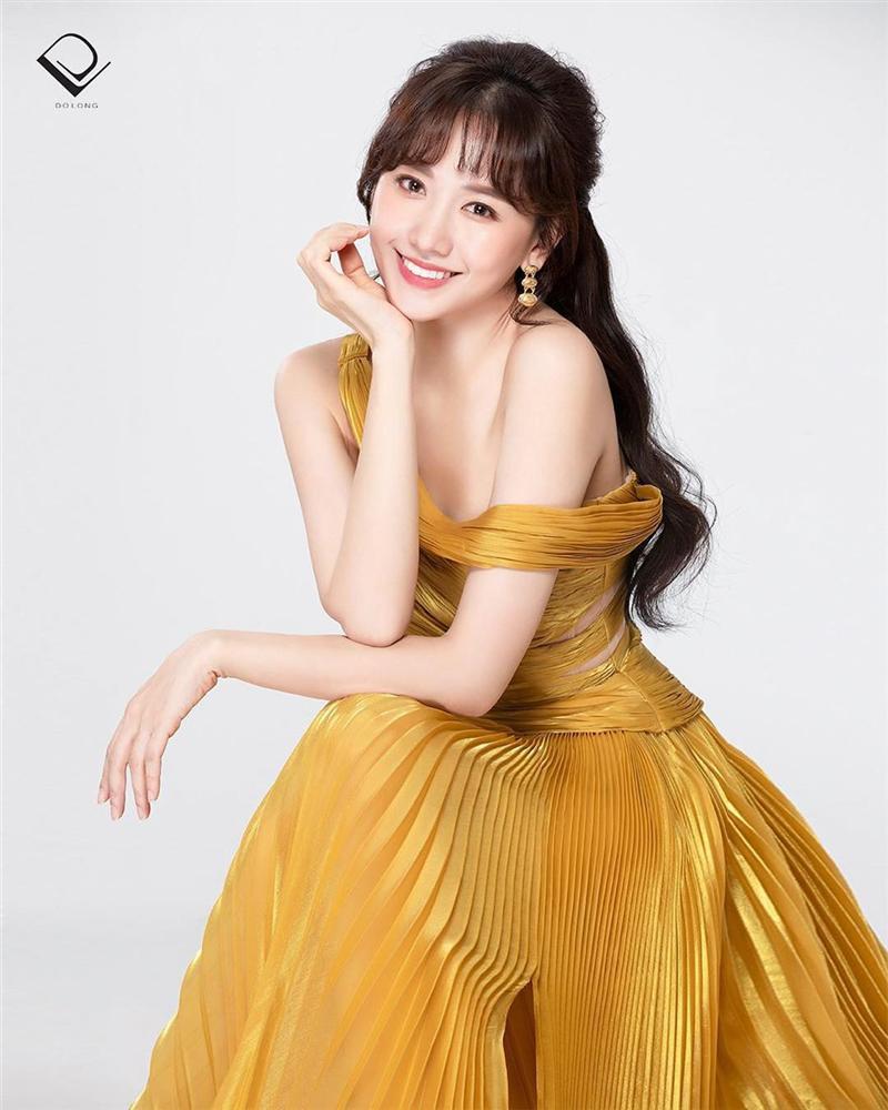 Lương Thùy Linh lấn át Hari Won và hoa hậu Khánh Vân khi có trang sức 1,3 tỷ nâng đỡ?-10