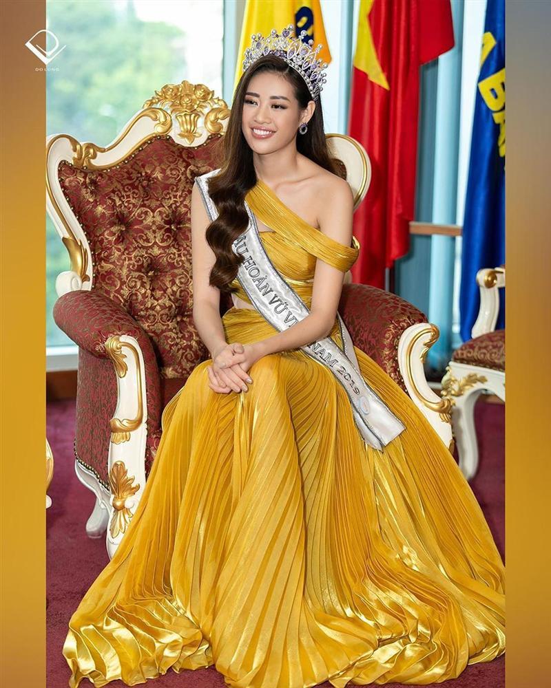 Lương Thùy Linh lấn át Hari Won và hoa hậu Khánh Vân khi có trang sức 1,3 tỷ nâng đỡ?-7