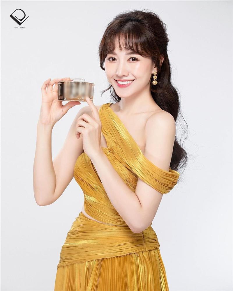 Lương Thùy Linh lấn át Hari Won và hoa hậu Khánh Vân khi có trang sức 1,3 tỷ nâng đỡ?-9