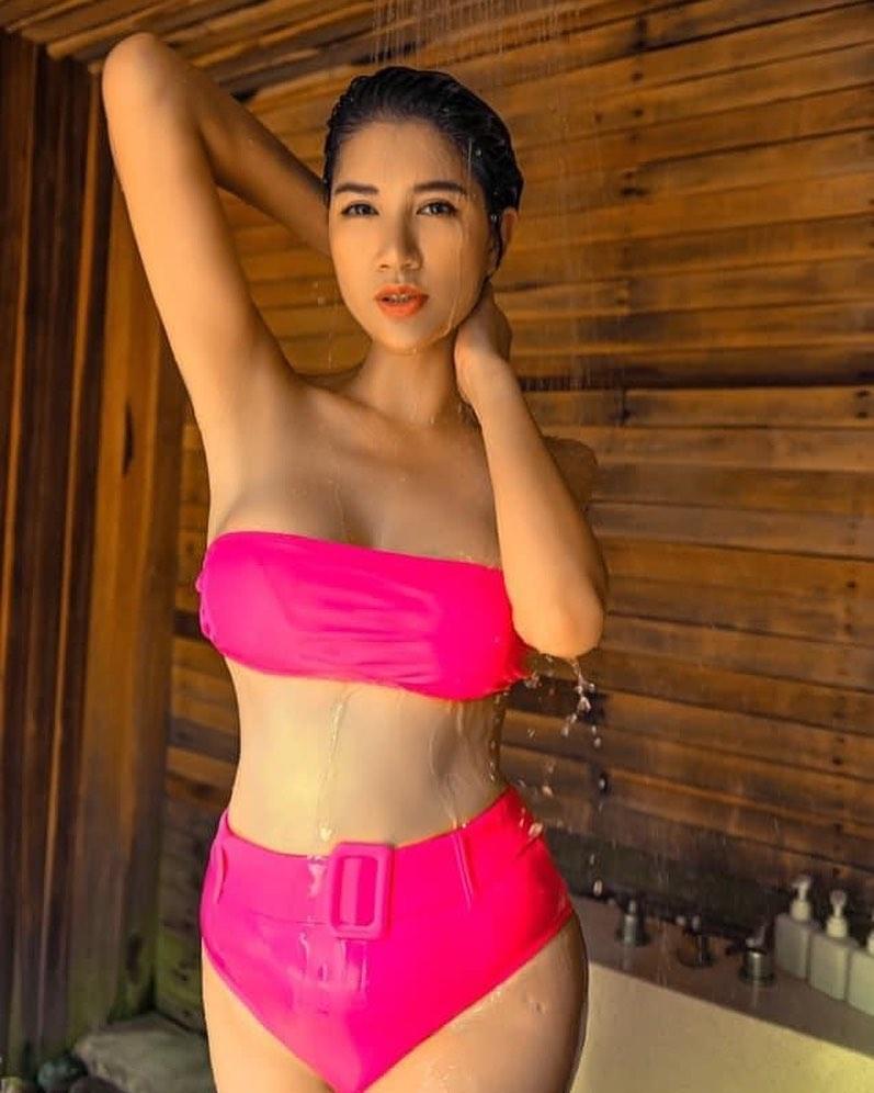 Trang Trần Photoshop Ảnh Mặc Bikini Dù Béo Như Trâu Với Vòng Eo 109Cm - 2Sao