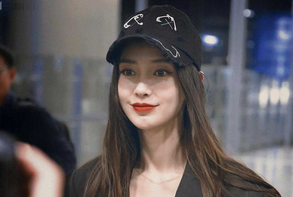 Angela Baby tái xuất màn ảnh cùng tiểu thịt tươi tưởng lạ mà quen-4