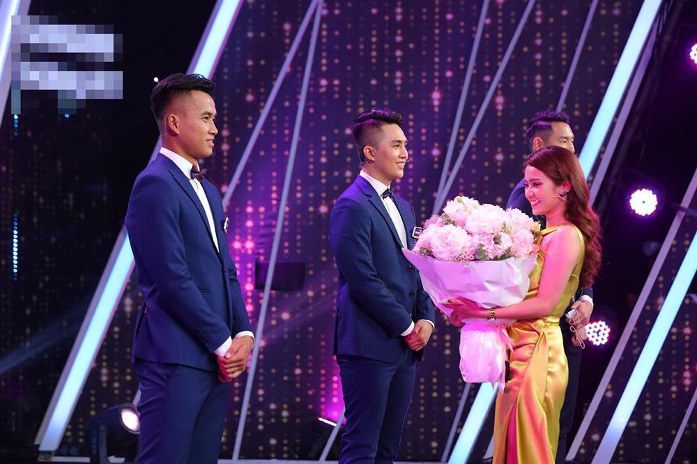 Nữ chính cực xinh của Người Ấy Là Ai bén duyên cầu thủ bóng rổ-3