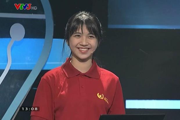 Hot girl ống nghiệm Lan Thy cập nhật trạng thái mới sau ngày dài quy ẩn mạng xã hội-1