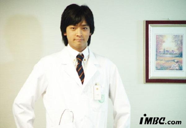 Vai diễn đầu tay của thánh sống Kang Dong Won: Tuổi 20 đẹp mê hoặc lòng người-4