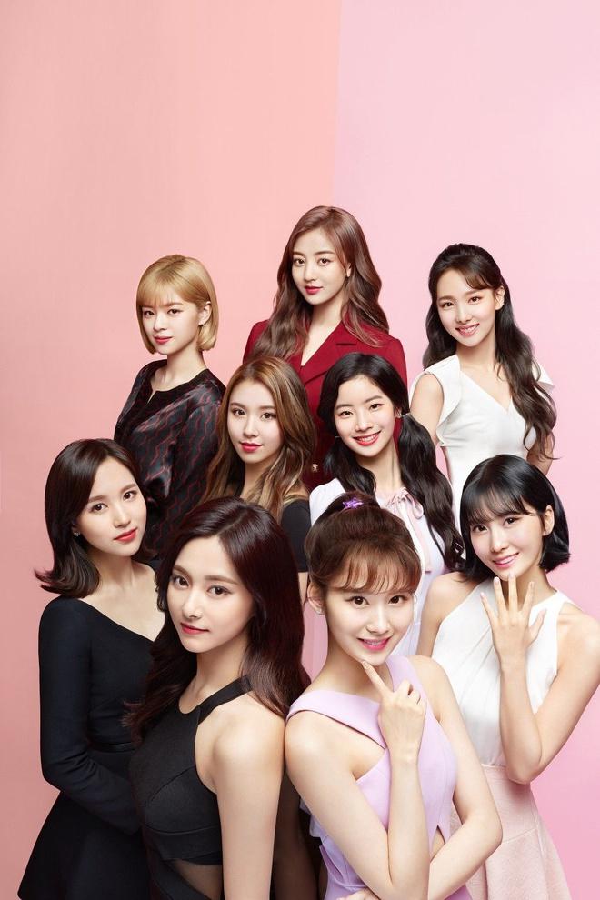 TWICE bị đồng nghiệp cùng công ty né tránh-2