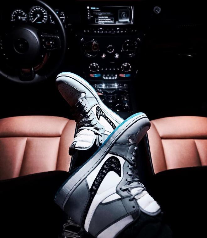 La Chí Tường sống xa hoa, kiếm bộn tiền sau bê bối-1