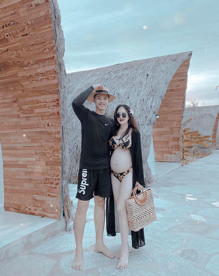 Nhan sắc bầu bí cân đẹp mọi dáng bikini của em họ Hương Tràm-3