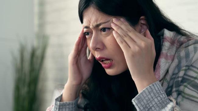 Em chồng rắp tâm giành cả cô giúp việc mà tôi thuê với lương cao ngất và cái kết-1