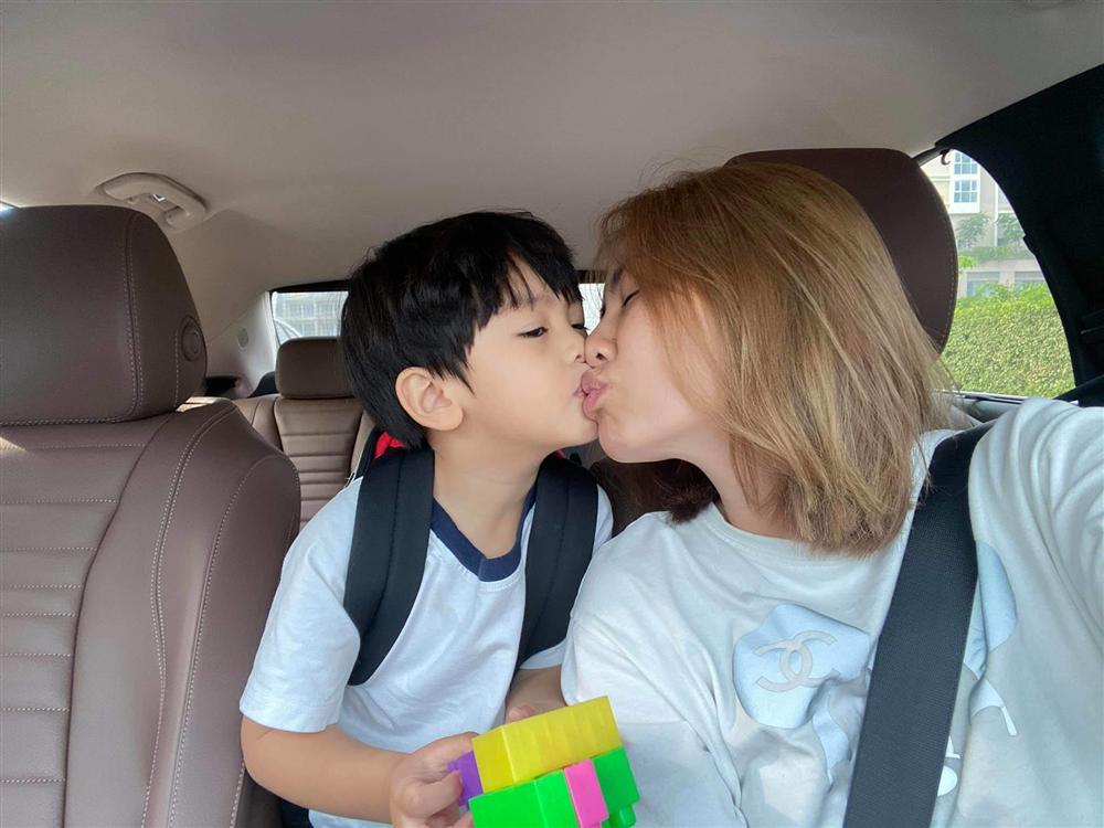 Ròng rã thức đêm hậu ly hôn Thanh Bình, Ngọc Lan vẫn bị chê vô dụng không biết chăm con-5