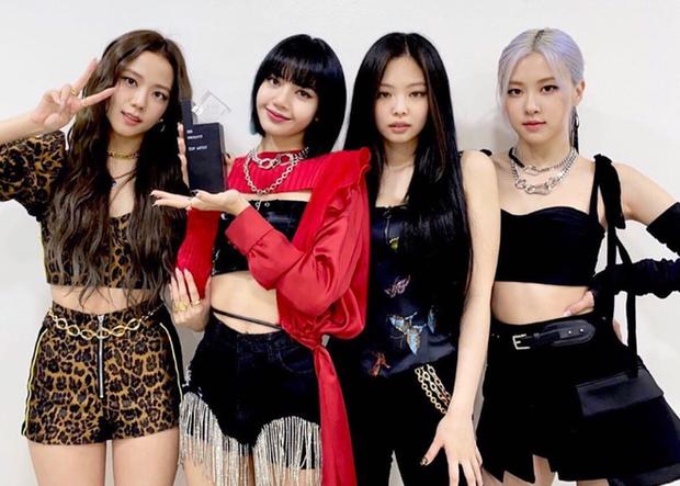 BLACKPINK vượt TWICE và Red Velvet trở thành nhóm nữ ẵm nhiều cúp âm nhạc nhất 2020, phá luôn kỷ lục của chính mình trước đó-2