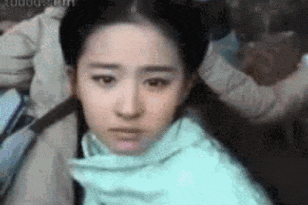 Lưu Diệc Phi, Triệu Lệ Dĩnh cùng dàn sao nữ Hoa ngữ lầy lội ở hậu trường phim