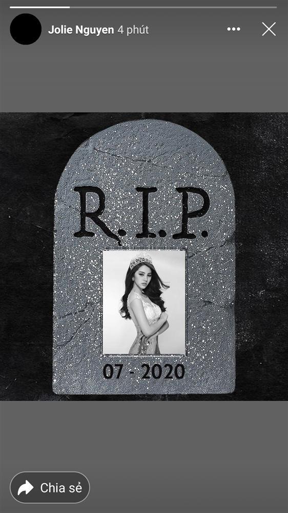 Hoa hậu Jolie Nguyễn lộ diện nhợt nhạt, mặc áo nâu sòng đi lễ Phật sau scandal-3