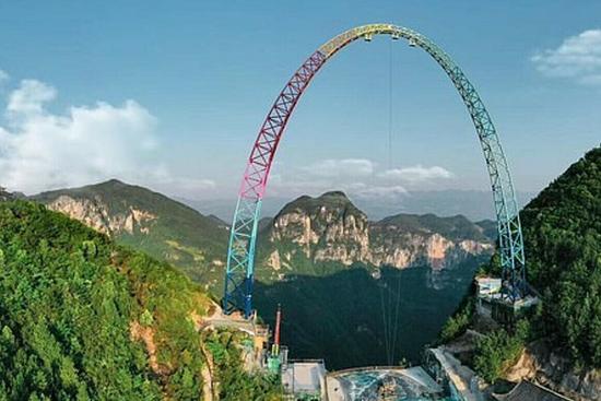 Xích đu cao nhất thế giới khai trương ở Trung Quốc