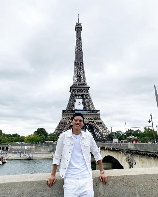 Đoàn Văn Hậu khoe cơ thể vạm vỡ, lần đầu lộ hình xăm cực lớn trước ngực-2