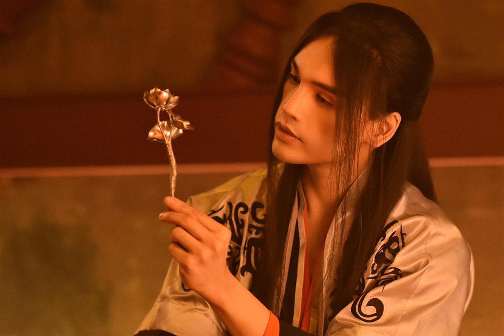 Vừa hủy show phút chót vì sức khỏe diễn biến xấu, Nguyễn Trần Trung Quân gây sốc với mặt nọng, tay múp míp-8