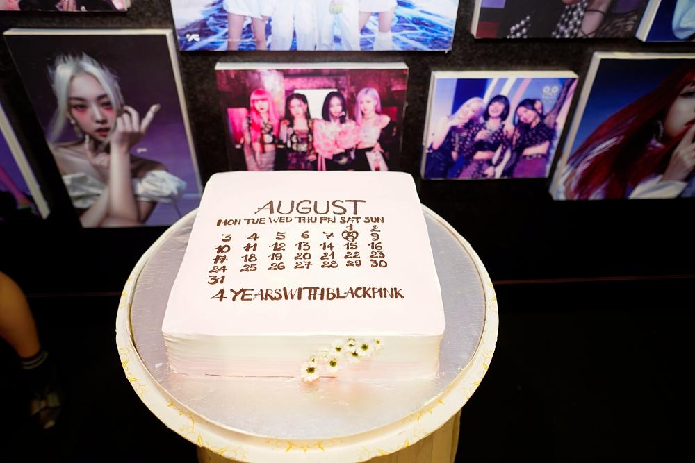 Fan cứng Thiều Bảo Trâm choáng váng với tiệc offline BLACKPINK Việt Nam-1