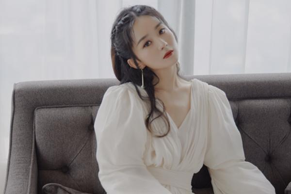 Hơn 15 tuổi, Lý Băng Băng lại trẻ trung hơn Triệu Lệ Dĩnh khi so kè trong 1 khung hình-8