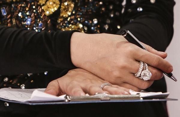 Lâm Khánh Chi khoe trang sức hột xoàn siêu to khổng lồ giá gần 50 tỷ-5