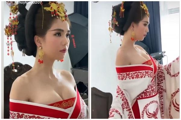 Mặc hội chị em móng dài vuốt bạc, Ngọc Trinh chỉ mê mẩn mẫu móng bình dân-14