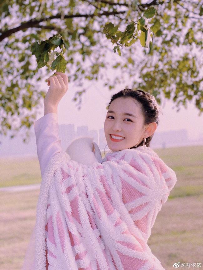 Ngoài "Na Tra hàng yêu ký", năm 2020, Tưởng Y Y còn góp mặt trong nhiều bộ phim khác như "Mê đồ", "Triều Ca", "Đại Bát hầu", ...