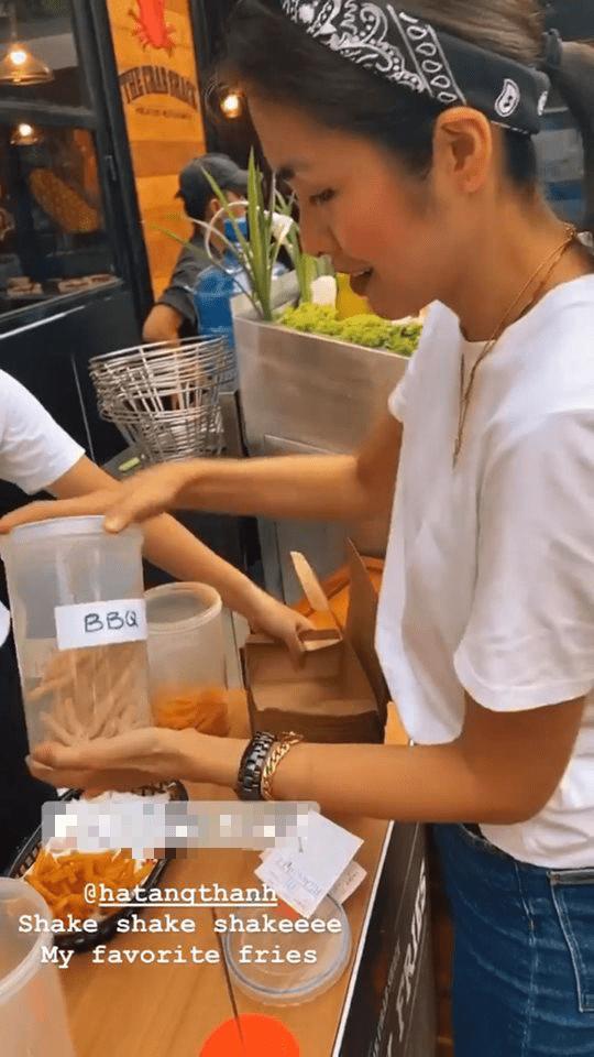 Tăng Thanh Hà chăm sóc em chồng đến tận chân răng bảo sao không được quý-7