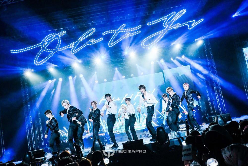 Stylist nhóm SEVENTEEN nhiều lần khóc thét vì phải làm việc quá vất vả-1