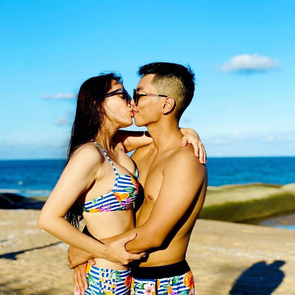 Chị em xách dép cho Khánh Thi khi nhìn mẹ 2 con khoe body bốc lửa-6