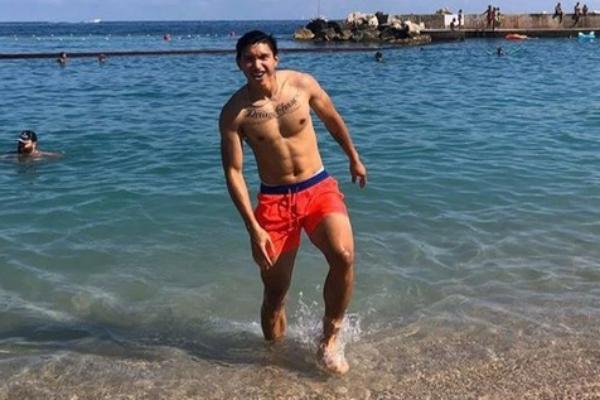 Lộ ảnh hiếm hoi Công Phượng dẫn vợ Viên Minh dự tiệc chia tay HLV Hàn Quốc-2