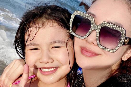 Con gái lớn của Jennifer Phạm: Mới 7 tuổi đã khiến truyền thông náo loạn vì quá xinh