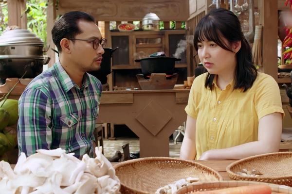 Gạo nếp gạo tẻ tập 20: Tường Vi vừa bị đuổi việc vừa trở thành tâm điểm chỉ trích của 2 cha con ăn bám-11