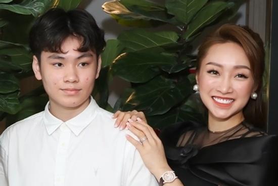 Con trai Chi Bảo: 'Vợ sắp cưới của ba là người tốt'