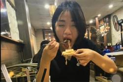 Cô gái Hà Nội than vãn liên tục bị crush chụp ảnh dìm hàng, nhìn thành quả đáng giận thật