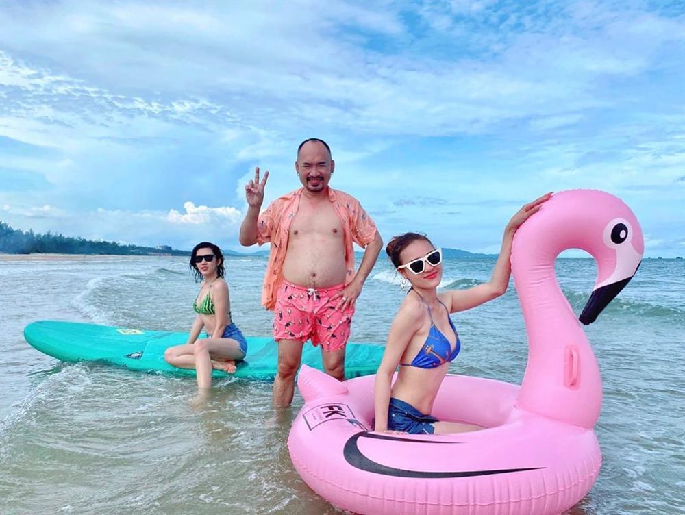 Đi bơi cùng Lan Ngọc - Thúy Ngân, Tiến Luật bị nhận xét giống hệt ông trông cháu-2