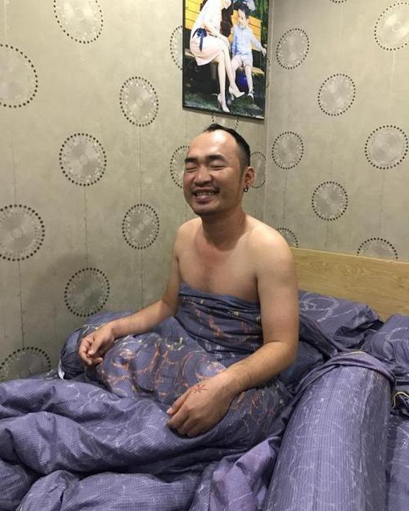 Đi bơi cùng Lan Ngọc - Thúy Ngân, Tiến Luật bị nhận xét giống hệt ông trông cháu-3