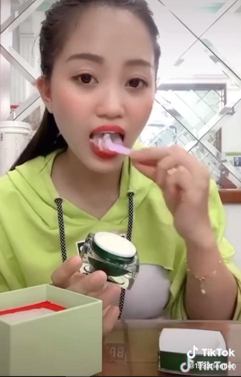 Dân buôn kem trộn tràn lên Tik Tok với những chiêu bài quảng cáo kinh dị-8