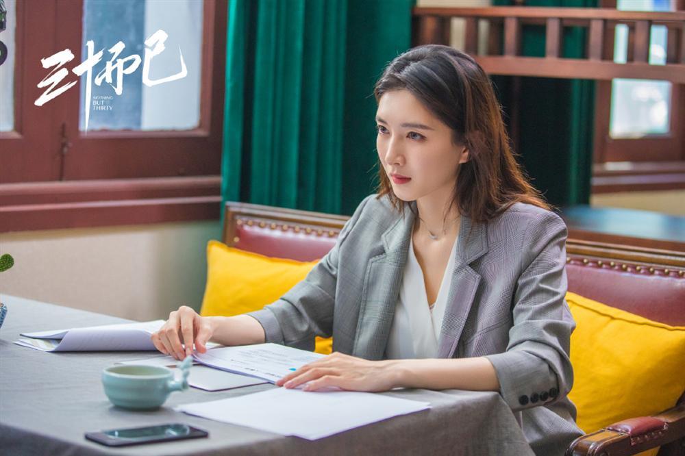 Bộ ba mỹ nhân xinh đẹp nhưng lắm thị phi đang gây bão màn ảnh-9