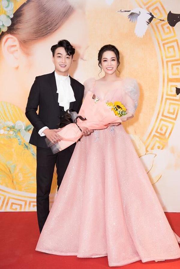 Dân mạng tìm nghe nhạc của Nhật Kim Anh và TiTi sau scandal bị tố cặp kè-1