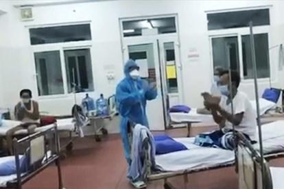 Bác sĩ Bệnh viện C Đà Nẵng hát cổ vũ tinh thần bệnh nhân trong khu cách ly-1