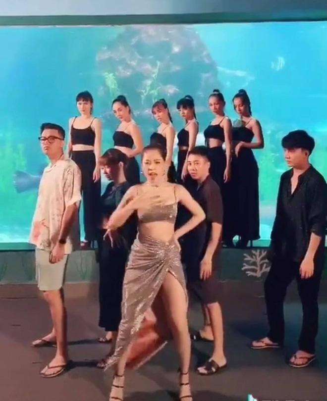 SunHT lần đầu khoe ảnh có đủ mặt Chi Pu, Kenshj Phạm và Hoàng Ku: Hội bạn thân mới đây sao?-4