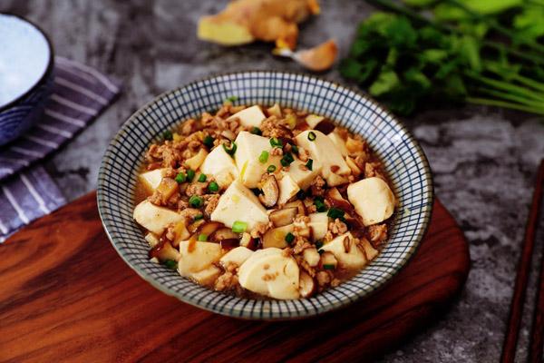 Nhà chỉ còn đậu và lạc, vợ đem nấu chung lại được món ngon không ngờ-8