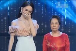 Mẹ Hương Giang khóc lạc giọng: 'Con tôi không bình thường, tôi chỉ cần người chăm sóc nó'